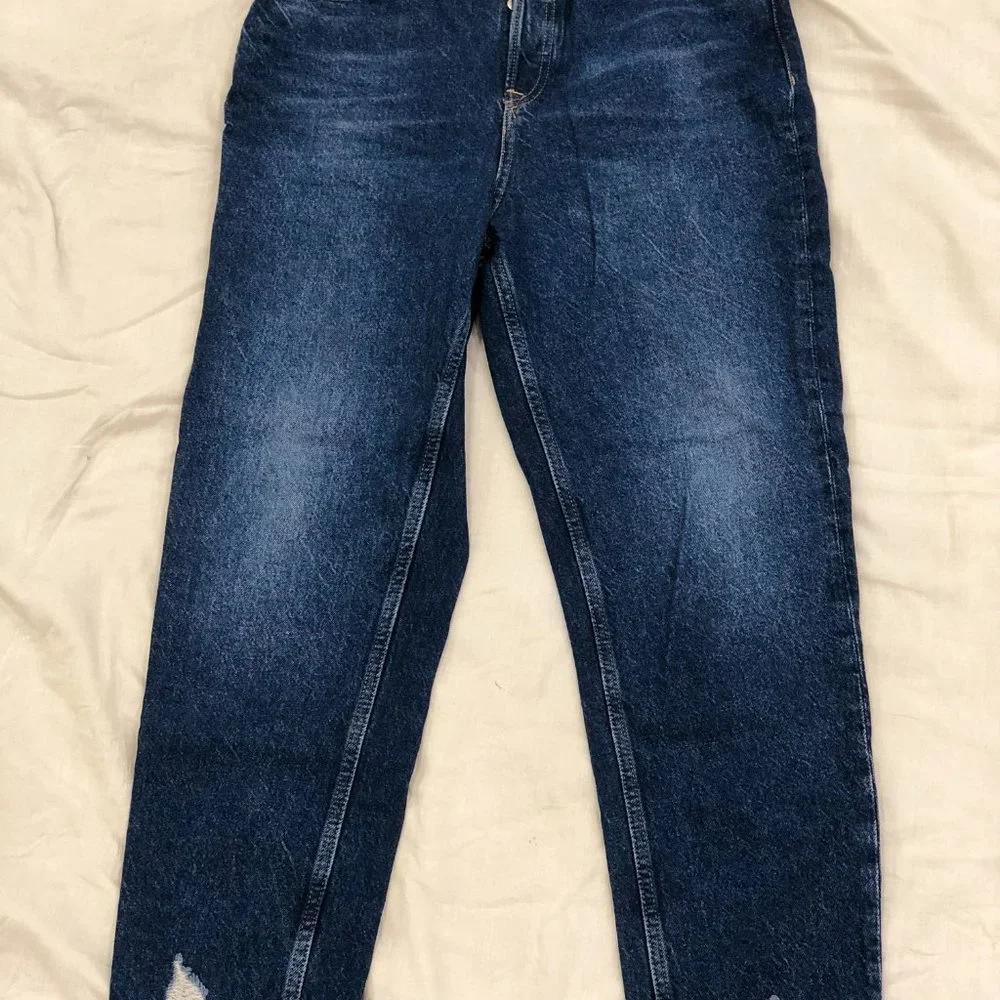 Zara Ripped Mom Jeans - Picture 2 of 5